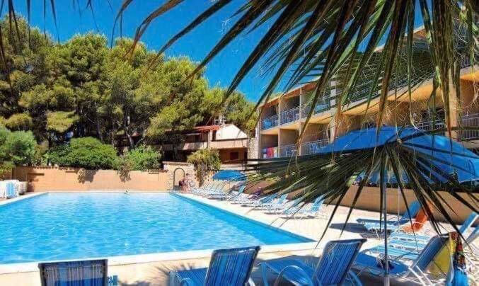 Sanary Sur Mer Appartement 30M2 T2 Avec Terrasse Piscine 10Min A Pied De La Plage Exterior foto